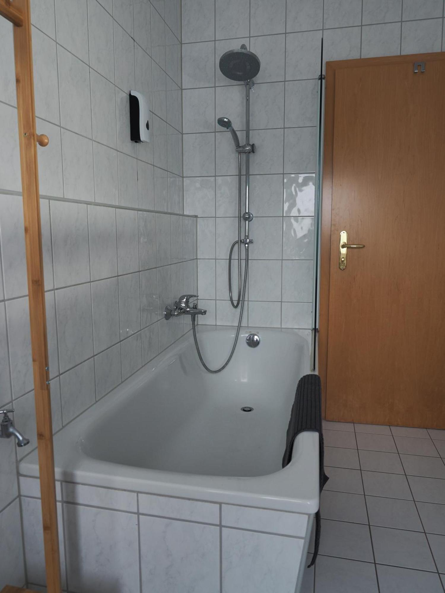 Neu - Familienfreundlich - Fuer Bis Zu 6 Personen *